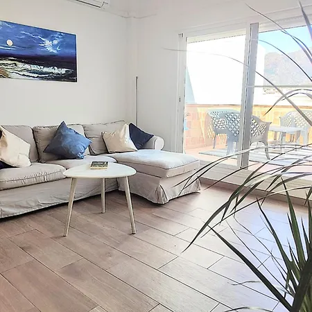 Palm Tree House * 埃斯特波纳