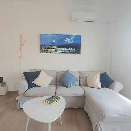 Palm Tree House * 埃斯特波纳