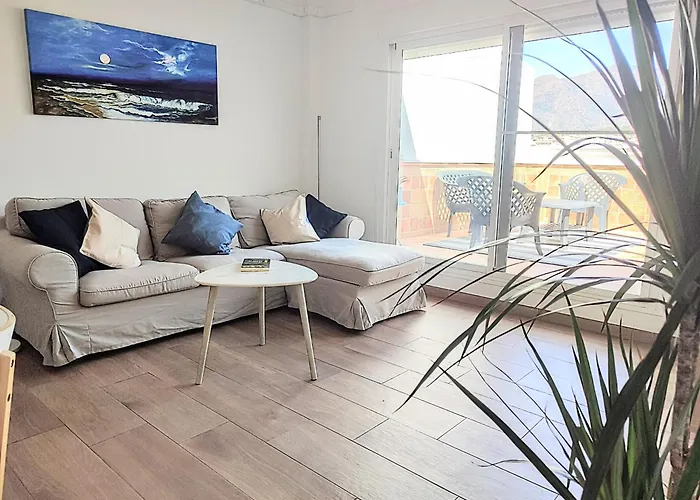 Palm Tree House * 埃斯特波纳