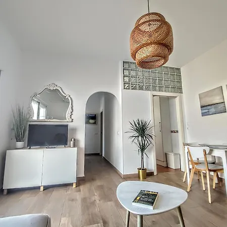 Palm Tree House Апартаменты *